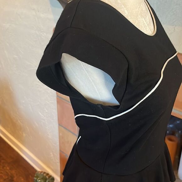 French Connection peplum dress, size 8! - Picture 4 of 8